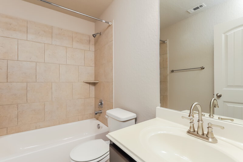 2,205/Mo, 737 Great Cloud New Braunfels, TX 78130 Bathroom View