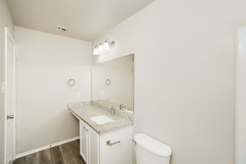 2,055/Mo, 6323 Wild Flower Way San Antonio, TX 78244 Main Bathroom View 2