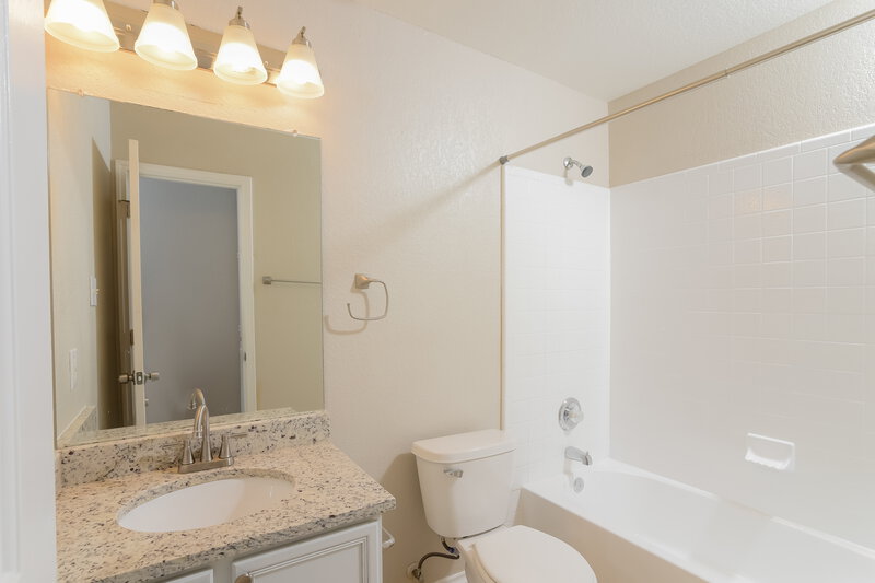 1,675/Mo, 9963 Sunview Pass San Antonio, TX 78245 Bathroom View
