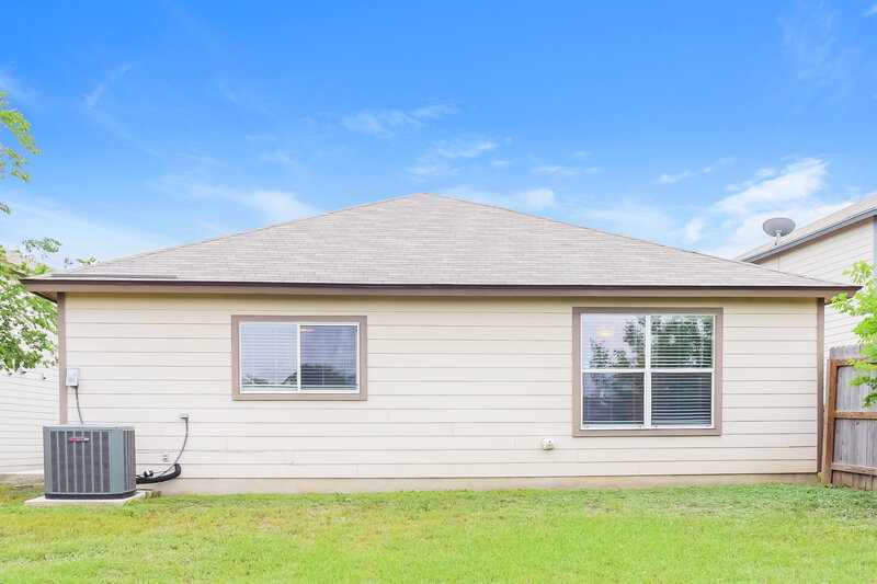 1,675/Mo, 9963 Sunview Pass San Antonio, TX 78245 Rear View