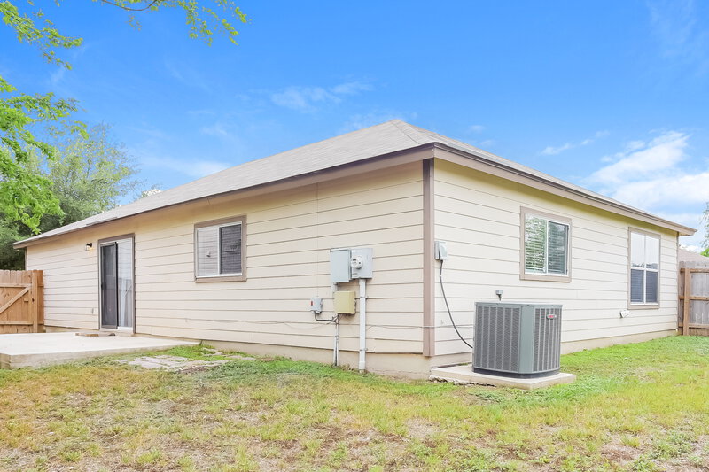 1,675/Mo, 9963 Sunview Pass San Antonio, TX 78245 Rear View 2