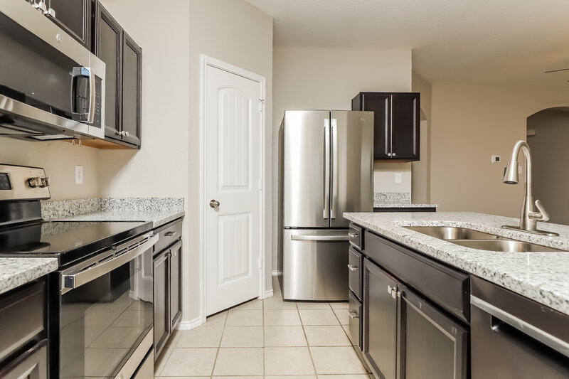 1,780/Mo, 1013 Clarkston Dr Seguin, TX 78155 Kitchen View 3