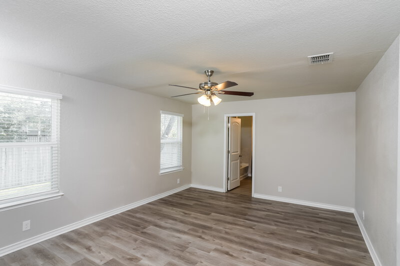 2,180/Mo, 5904 Calaveras Way San Antonio, TX 78253 Main Bedroom View