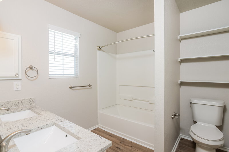 2,125/Mo, 25423 Bermuda Run San Antonio, TX 78261 Main Bathroom View