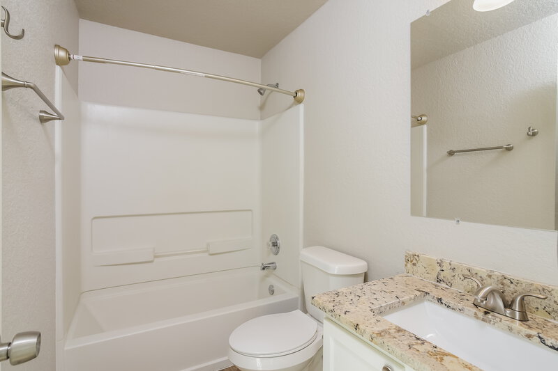 2,125/Mo, 25423 Bermuda Run San Antonio, TX 78261 Bathroom View