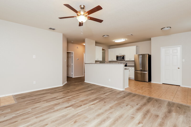 2,630/Mo, 3620 Cherokee Winds Selma, TX 78154 Living Room View