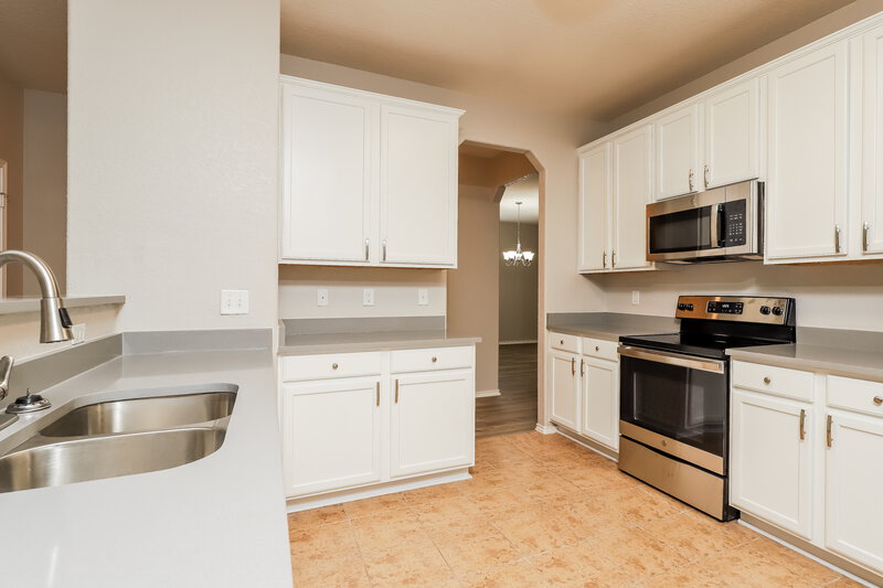 2,630/Mo, 3620 Cherokee Winds Selma, TX 78154 Kitchen View