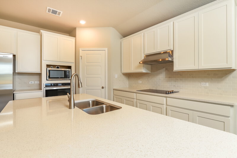1,985/Mo, 520 Shelton Pass Cibolo, TX 78108 Kitchen View 2