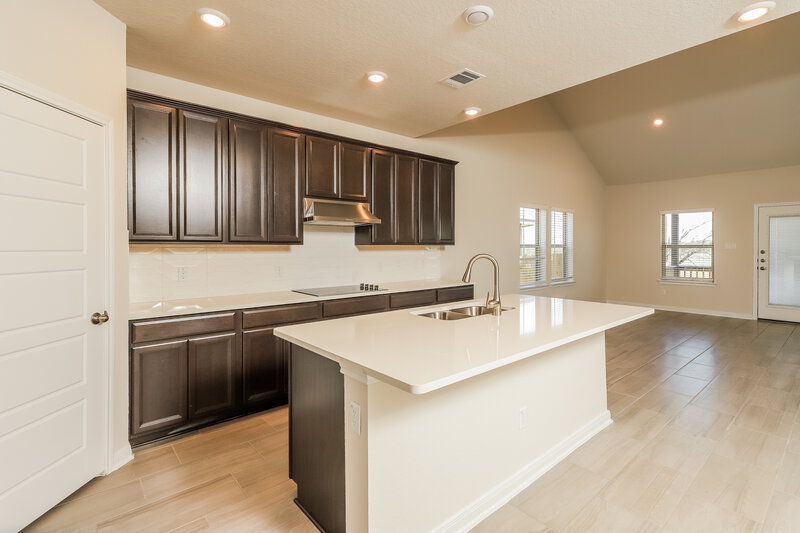 2,335/Mo, 528 Shelton Pass Cibolo, TX 78108 Kitchen View