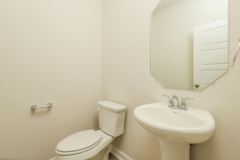 2,335/Mo, 528 Shelton Pass Cibolo, TX 78108 Bathroom View