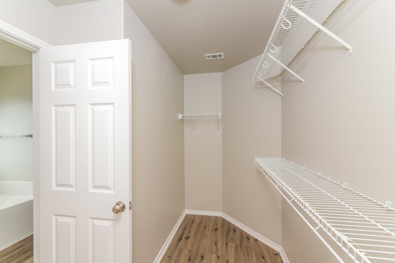 2,060/Mo, 10814 Pony Mesa San Antonio, TX 78254 Walk In Closet View