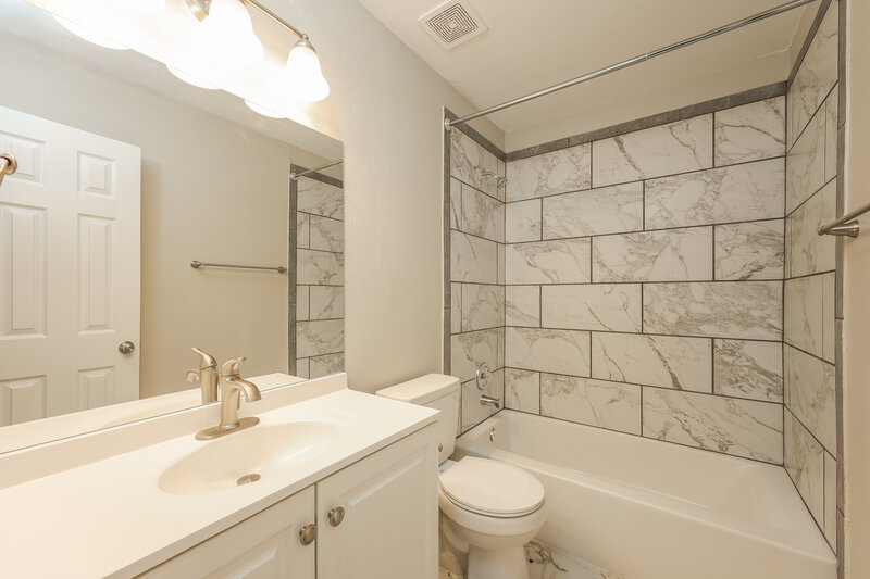 1,770/Mo, 3522 Blue Topaz San Antonio, TX 78245 Bathroom View