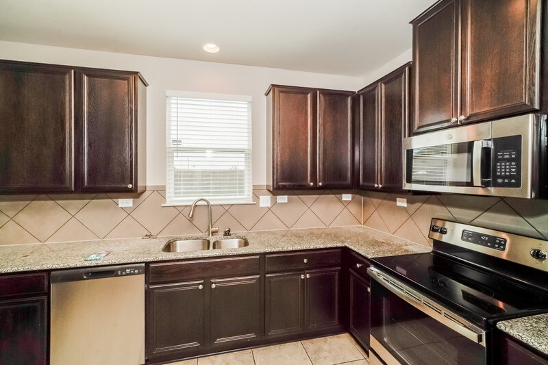 2,495/Mo, 3824 Legend Pond New Braunfels, TX 78130 Kitchen View 2