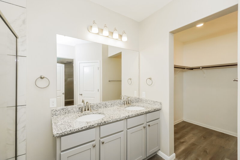 1,630/Mo, 3849 Ivy Path Saint Hedwig, TX 78152 Main Bathroom View