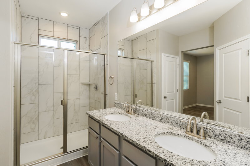 1,630/Mo, 3849 Ivy Path Saint Hedwig, TX 78152 Main Bathroom View 2