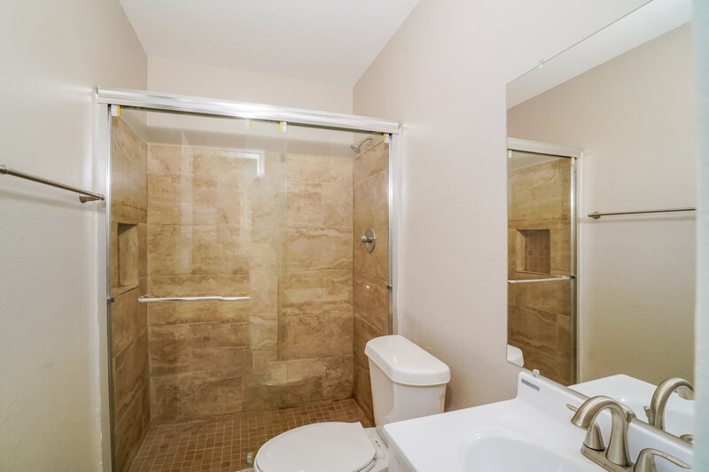 1,540/Mo, 7223 Archers Coach San Antonio, TX 78244 Main Bathroom View