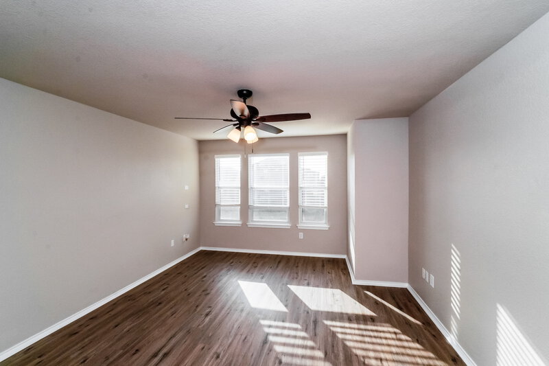 2,300/Mo, 116 Hinge Chase Cibolo, TX 78108 Main Bedroom View 2