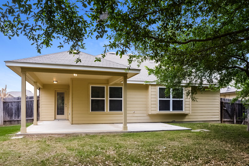 2,115/Mo, 11822 Woodland Deer San Antonio, TX 78254 Rear View