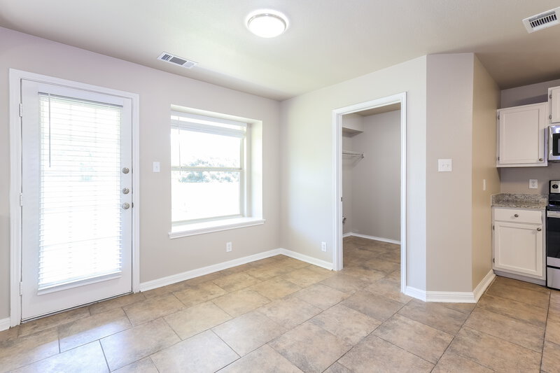 1,970/Mo, 816 Cub Path San Antonio, TX 78251 Dining Room View