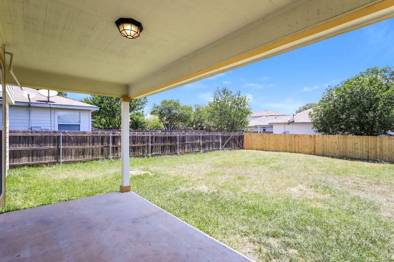 1,970/Mo, 816 Cub Path San Antonio, TX 78251 Backyard View