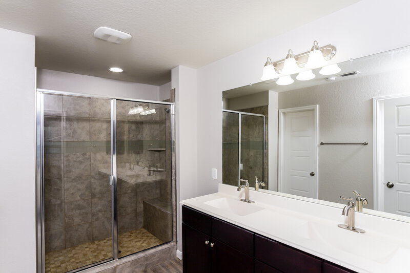 2,135/Mo, 2028 Atticus Dr San Antonio, TX 78245 Main Bathroom View
