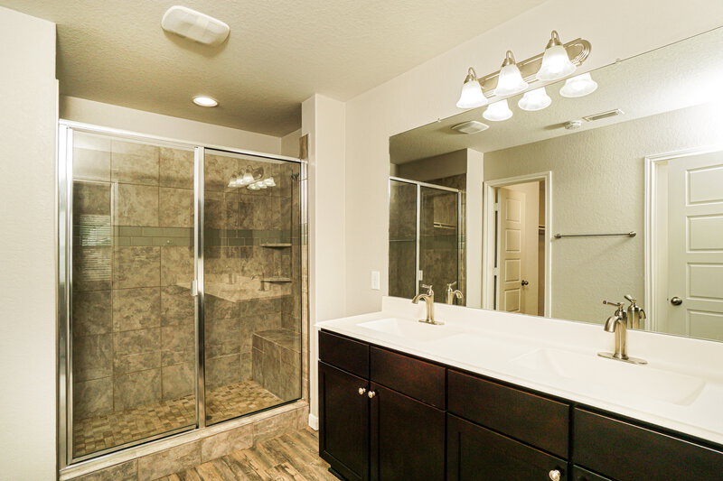 2,025/Mo, 2028 Atticus Dr San Antonio, TX 78245 Main Bathroom View