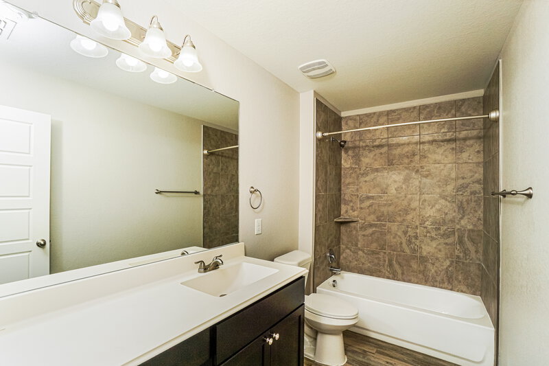 2,025/Mo, 2028 Atticus Dr San Antonio, TX 78245 Main Bathroom View 2