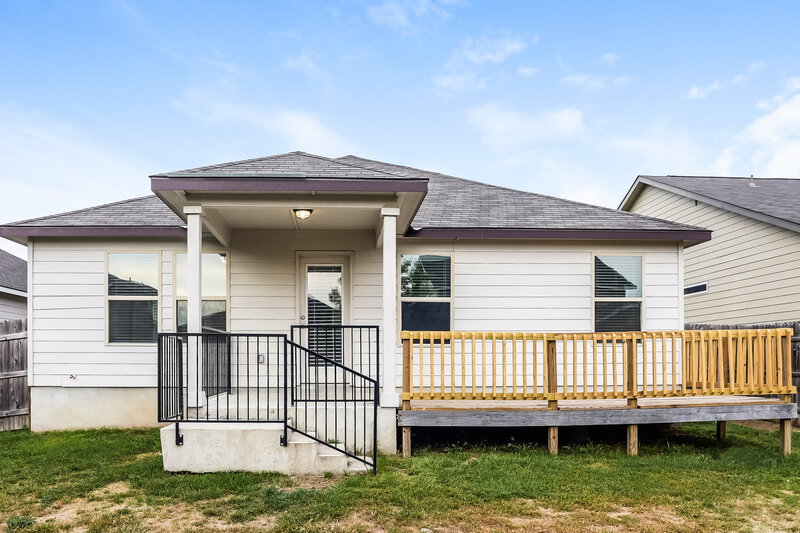 2,135/Mo, 2028 Atticus Dr San Antonio, TX 78245 Rear View