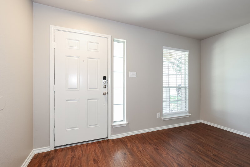 1,825/Mo, 8815 Meadow Spgs Universal City, TX 78148 Living Room View