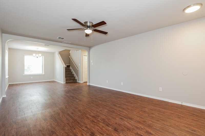 1,825/Mo, 8815 Meadow Spgs Universal City, TX 78148 Living Room View 2