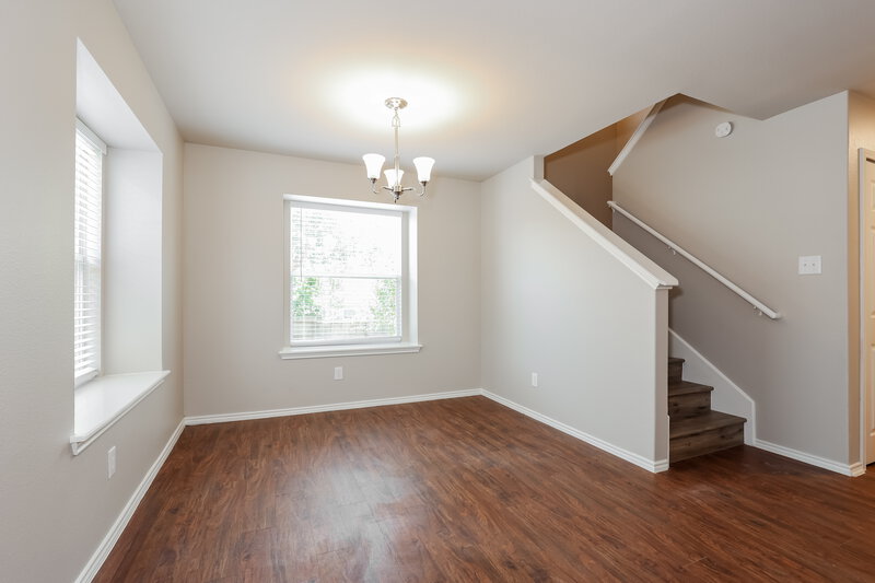 1,825/Mo, 8815 Meadow Spgs Universal City, TX 78148 Dining Room View