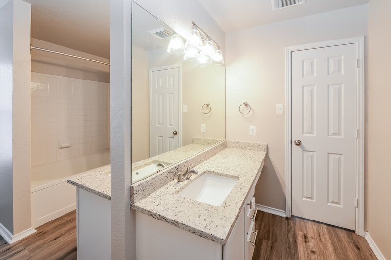 1,735/Mo, 506 Empresario Dr San Antonio, TX 78253 Bathroom View