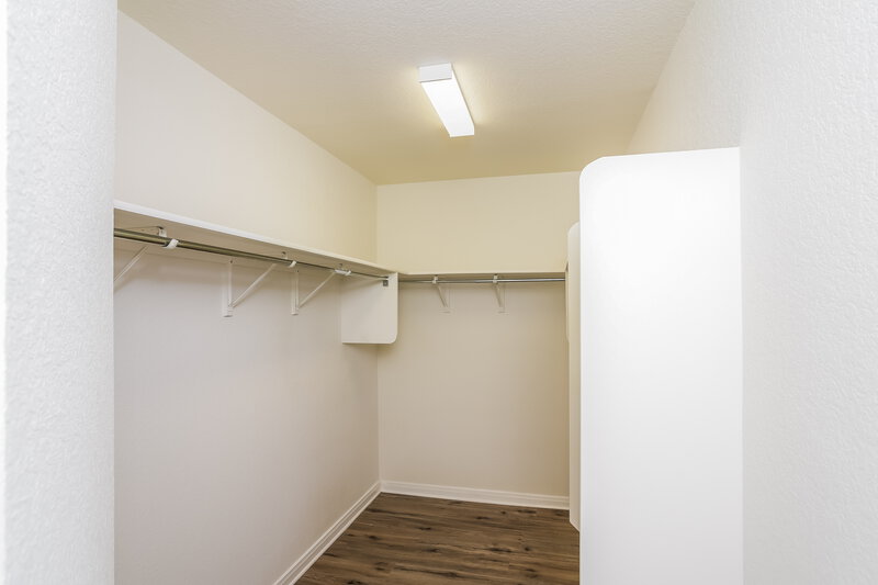1,795/Mo, 13422 Solar Crst San Antonio, TX 78245 Walk In Closet View