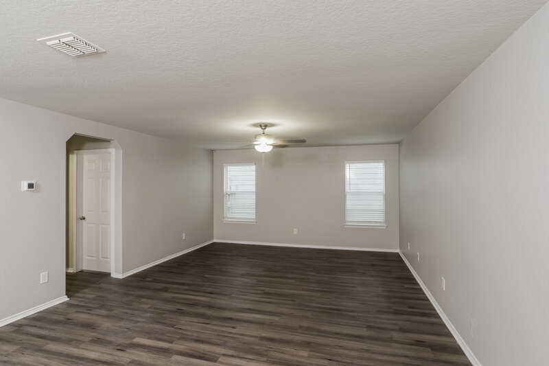 1,960/Mo, 10931 Soogan Trl San Antonio, TX 78245 Living Room View