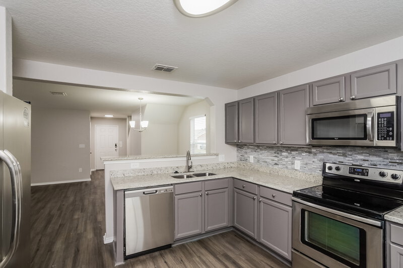 1,960/Mo, 10931 Soogan Trl San Antonio, TX 78245 Kitchen View 2