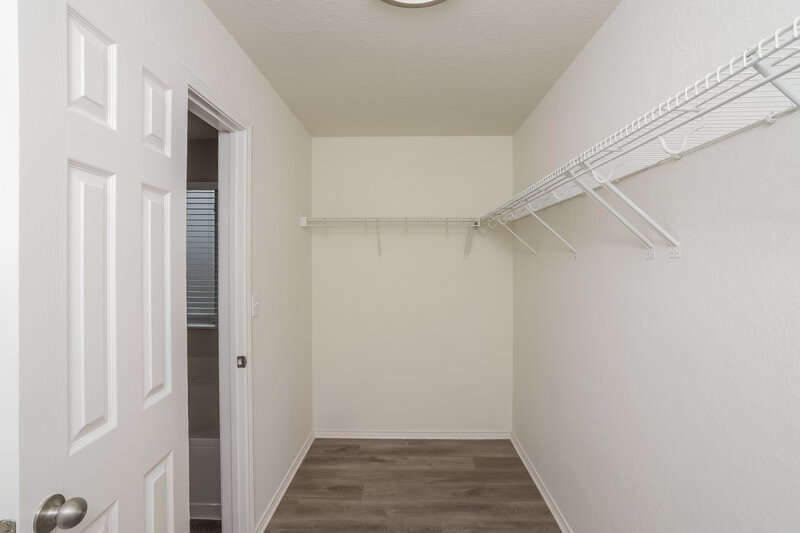 1,960/Mo, 10931 Soogan Trl San Antonio, TX 78245 Walk In Closet View