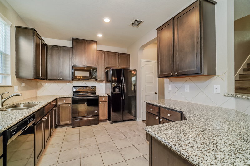 1,870/Mo, 3952 Gentle Mdw New Braunfels, TX 78130 Kitchen View