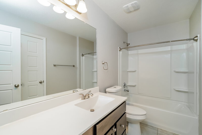 1,870/Mo, 3952 Gentle Mdw New Braunfels, TX 78130 Bathroom View