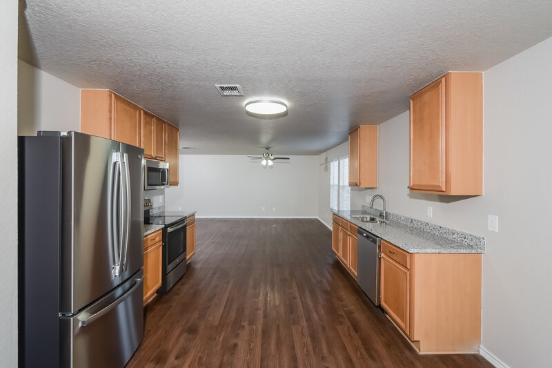 0/Mo, 217 Hinge Loop Cibolo, TX 78108 Kitchen View 2