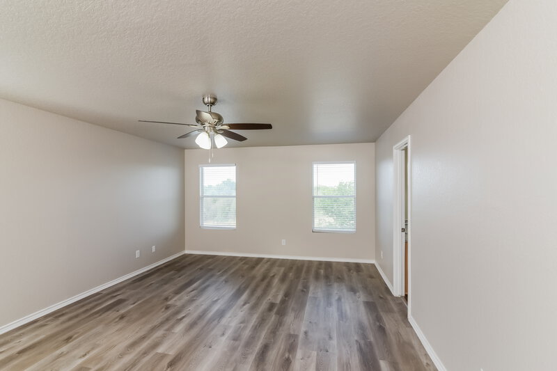 0/Mo, 217 Hinge Loop Cibolo, TX 78108 Main Bedroom View