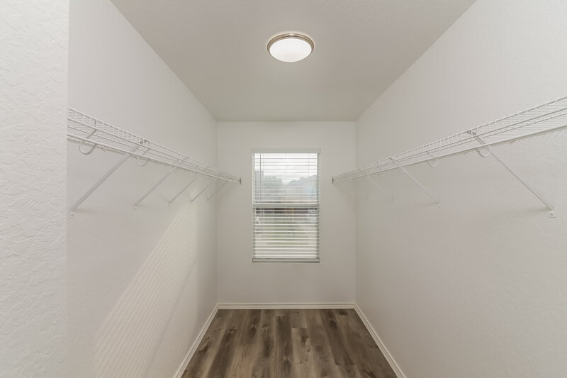 0/Mo, 217 Hinge Loop Cibolo, TX 78108 Walk In Closet View