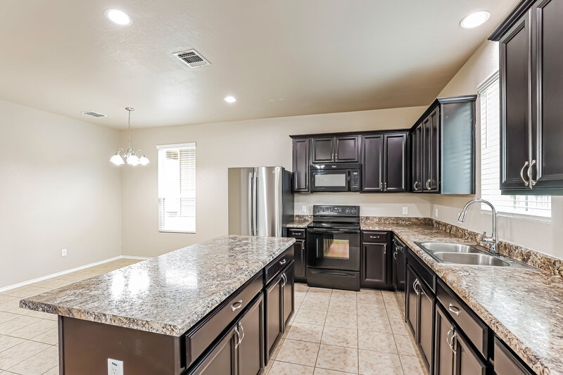 1,890/Mo, 10114 Castello Cyn San Antonio, TX 78254 Kitchen View