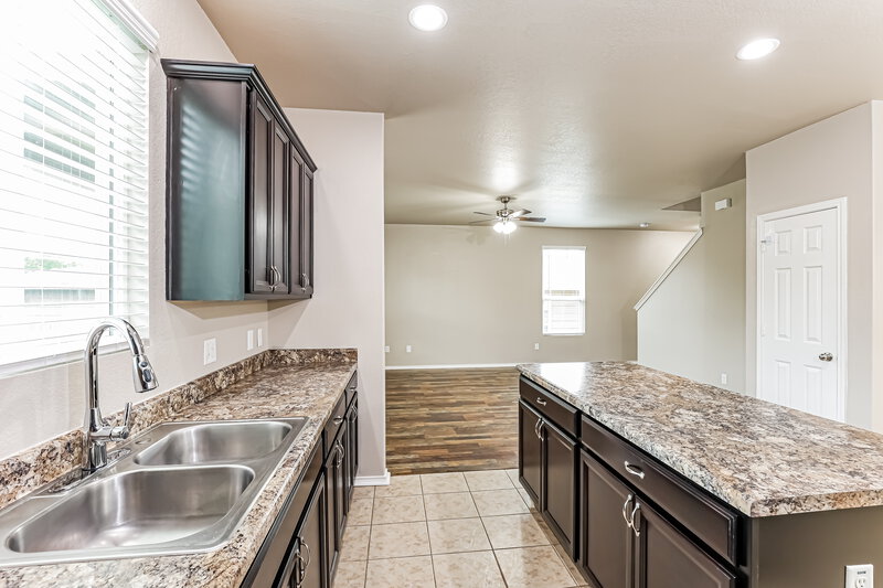 1,890/Mo, 10114 Castello Cyn San Antonio, TX 78254 Kitchen View 2