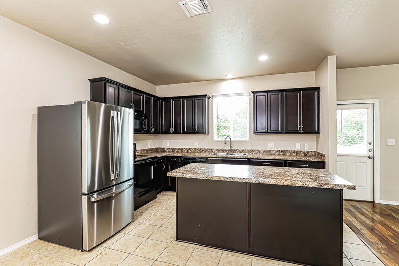 1,890/Mo, 10114 Castello Cyn San Antonio, TX 78254 Kitchen View 3