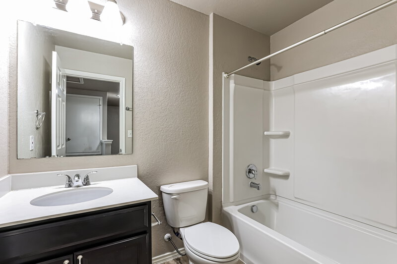 1,890/Mo, 10114 Castello Cyn San Antonio, TX 78254 Bathroom View