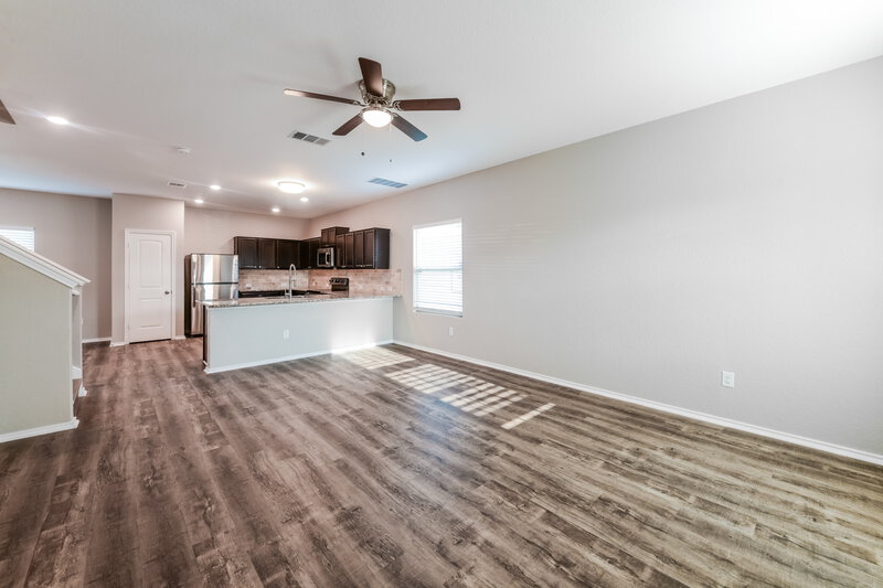 0/Mo, 10219 Waverunner Converse, TX 78109 Living Room View