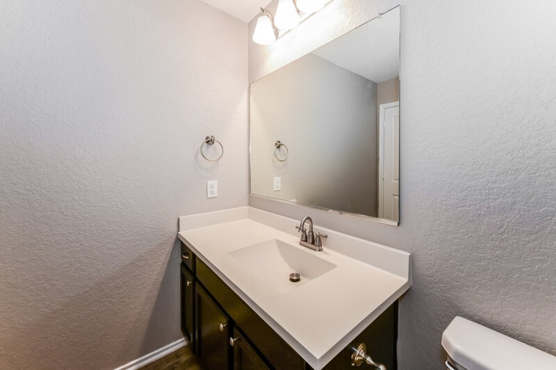 0/Mo, 10219 Waverunner Converse, TX 78109 Bathroom View