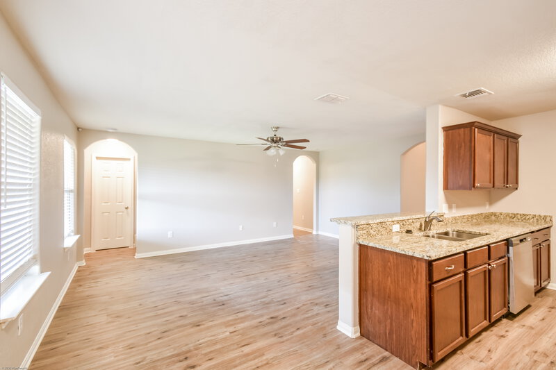 1,800/Mo, 11806 Luckey Vis San Antonio, TX 78252 Living Room View 2