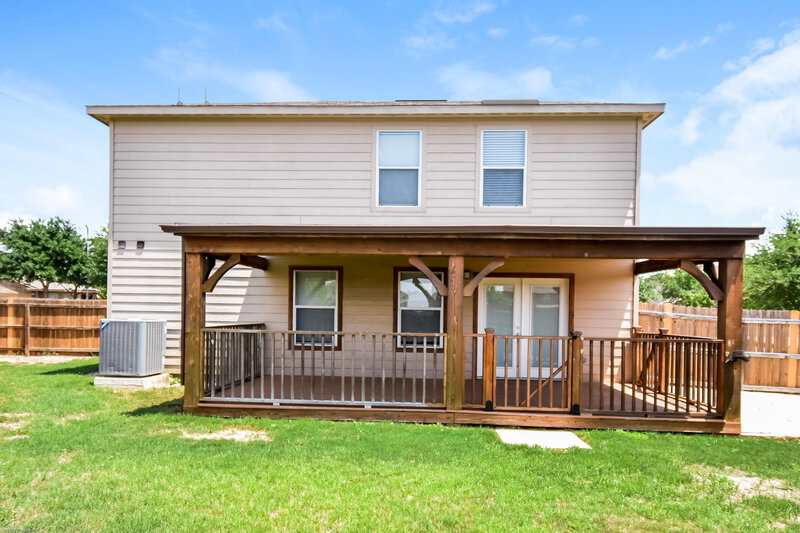1,800/Mo, 11806 Luckey Vis San Antonio, TX 78252 Rear View