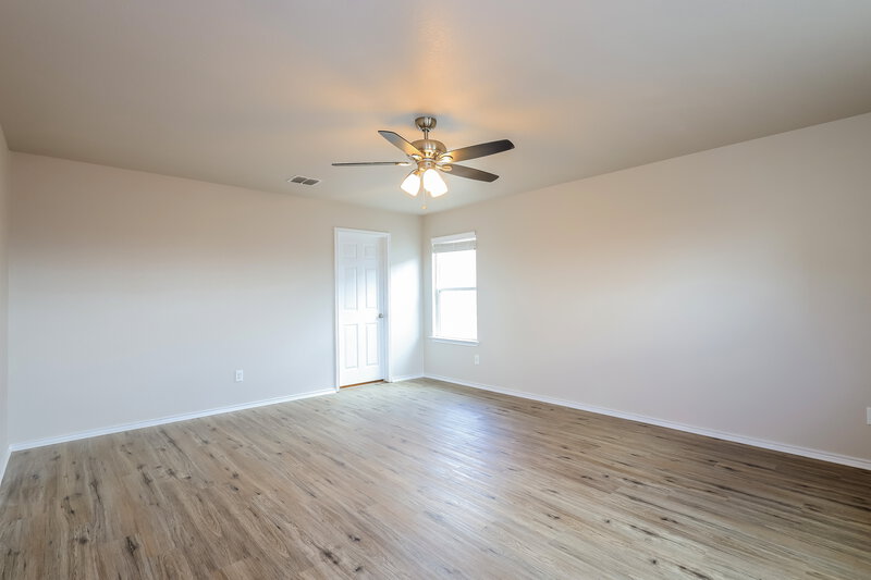 2,330/Mo, 10103 Reyes Hts San Antonio, TX 78254 Main Bedroom View